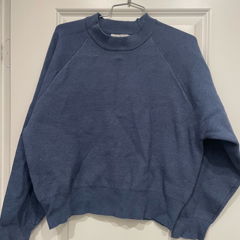 Women’s EUC Blue Sweater